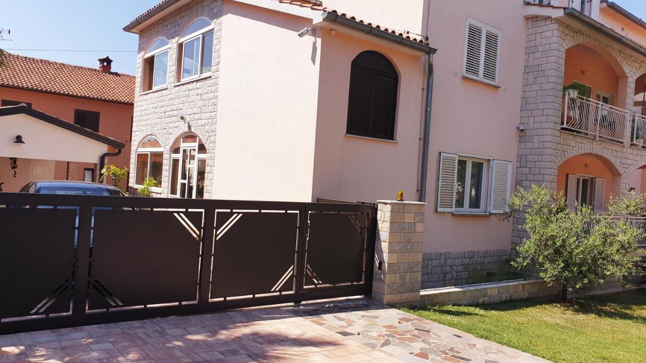 House Maric Apartment Porec Exterior photo